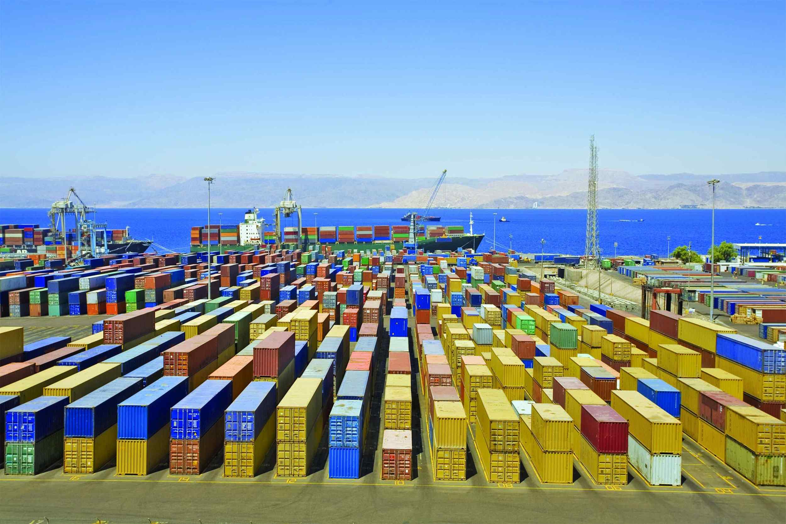 http://goldhubcargo.com/wp-content/uploads/2015/09/Harbor-warehouse.jpg