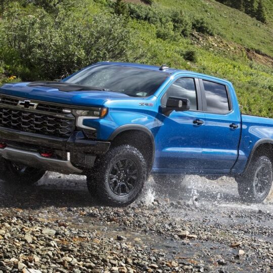 2024-chevrolet-silverado-1500-zr2-101-643583a4b6edc-540x540.jpg